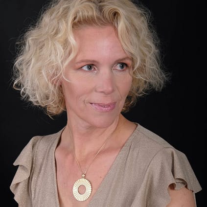 Carla Broekhuizen SI Simbolo Yellow gold 352 diamonds square s